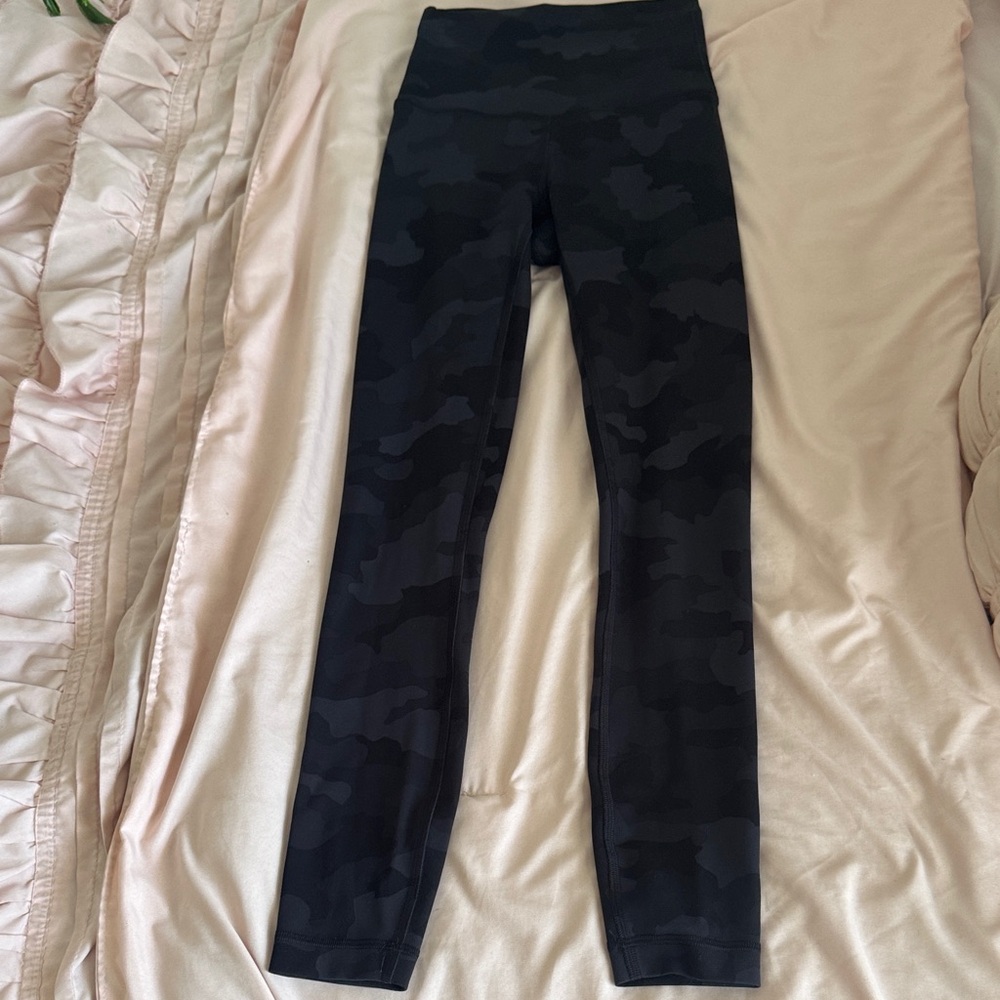 Lululemon - Wunder Train 25” High-Rise Black Camo Leggings